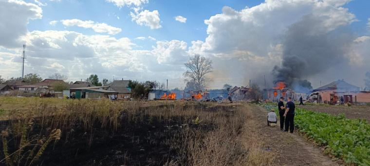 Пожар в с. Карманово Железногорского района. Пожар в с. Карманово Железногорского района.